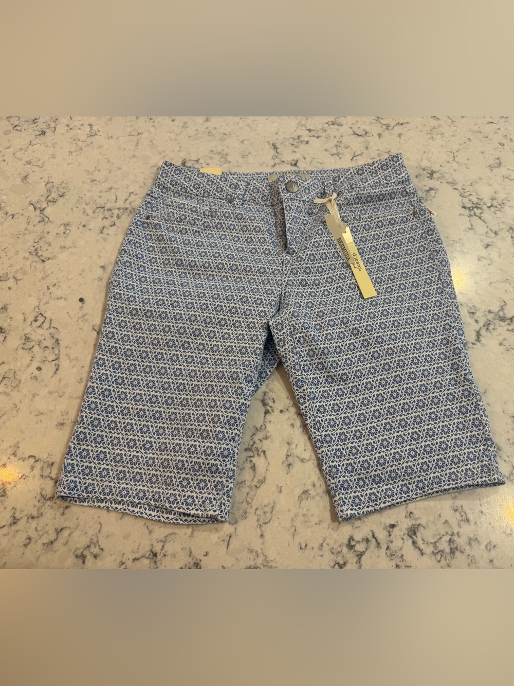 DJ Jeans‎ Womens Size 8 Blue & White Print Bermuda Shorts New with tags!!